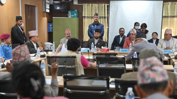 संसदीय समितिको बैठकमा पनि कांग्रेसले माग्यो गृहमन्त्री लामिछानेको राजीनामा 